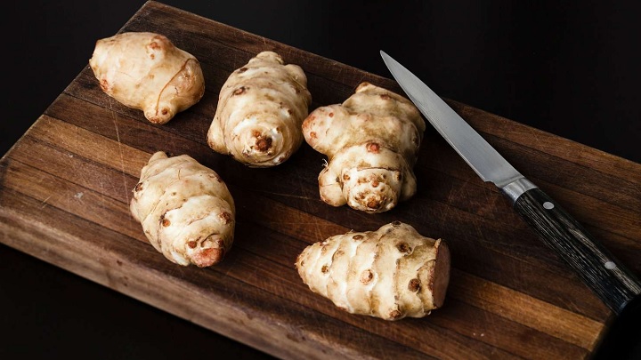 مراحل تهیه شور سیب زمینی ترشی