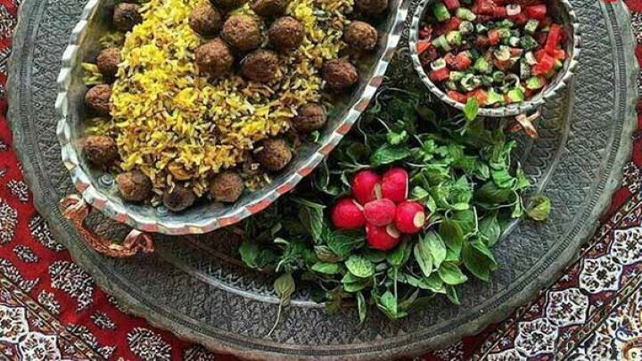 طرز تهیه پیاز پلو اردبیلی با گوشت چرخ‌کرده