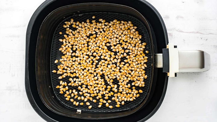 مراحل تهیه پاپ کورن در هواپز مراحل تهیه پاپ کورن در هواپز