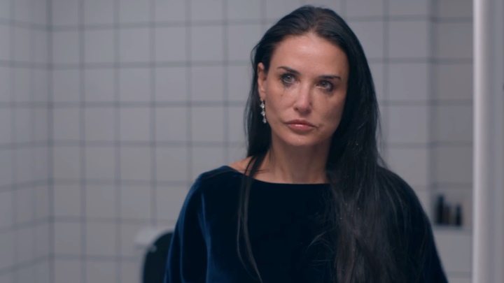 نقد و بررسی فیلم ماده (The Substance)؛ جهنمی به نام زیبایی نقد و بررسی فیلم ماده (The Substance)؛ جهنمی به نام زیبایی