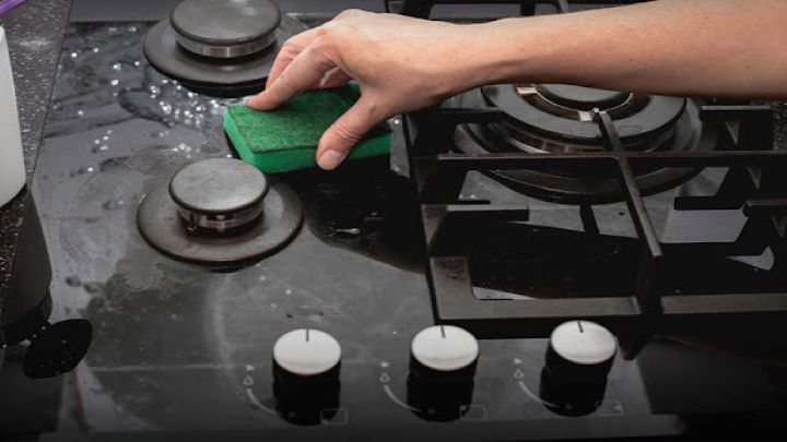 تمیز کردن اجاق گاز را با مواد طبیعی