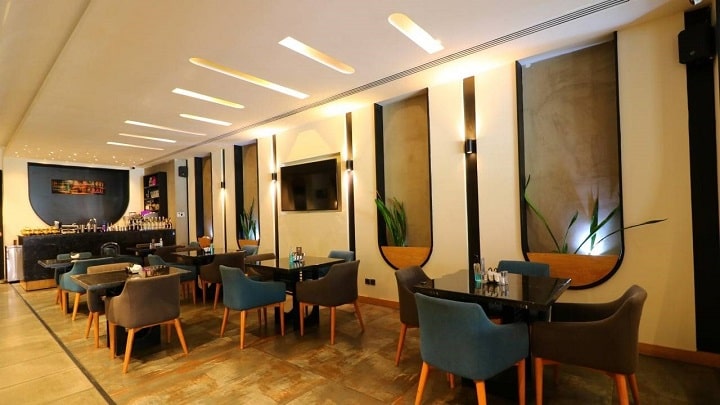 کافه رستوران آرکا لانژ فشم