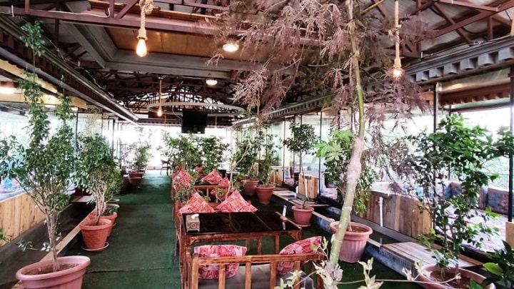 کافه رستوران شمعدانی