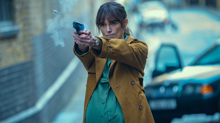 کبوترهای سیاه (Black Doves) از بهترین سریال‌هایی که در آذر ماه 1403 منتشر می‌شوند