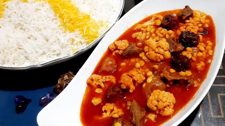 طرز تهیه خورش گل کلم با گوشت خورشتی