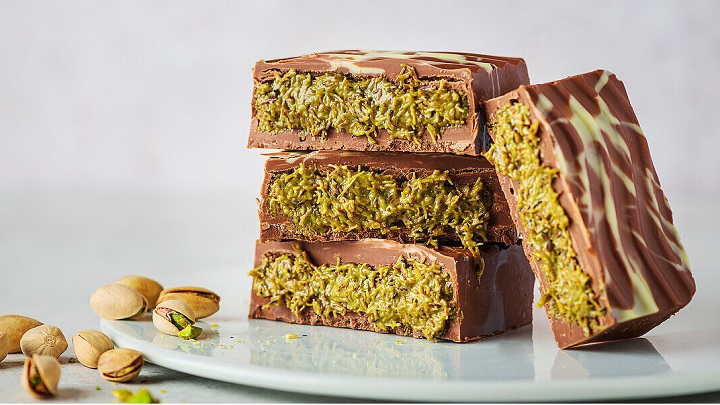 نکات و فوت و فنهای تهیه شکلات پسته خانگی نکات و فوت و فنهای تهیه شکلات پسته خانگی