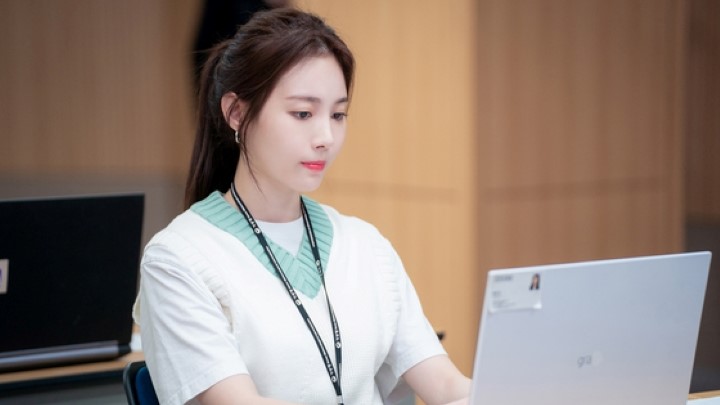 پیش بینی عشق و آب و هوا (Forecasting Love and Weather) از بهترین سریال‌های یورا