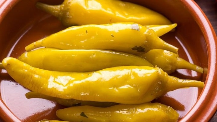 نکات و فوت و فنهای تهیه ترشی فلفل سبز نکات و فوت و فنهای تهیه ترشی فلفل سبز