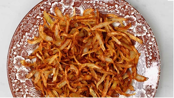 مراحل تهیه پیاز داغ با زردچوبه مراحل تهیه پیاز داغ با زردچوبه