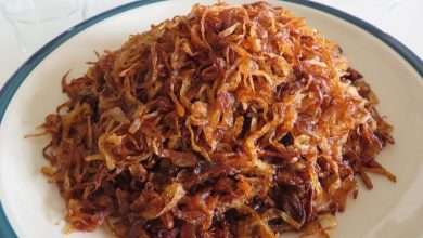 طرز تهیه پیاز داغ با زردچوبه در سرخ کن؛ در عرض چند دقیقه