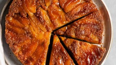 طرز تهیه کیک سیب کاراملی؛ سریع و خوشمزه برای هر موقعیتی