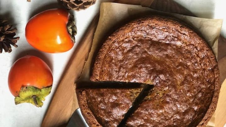مراحل تهیه کیک خرمالو خانگی مراحل تهیه کیک خرمالو خانگی