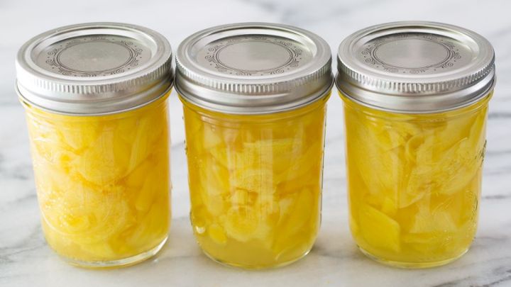 یک ترشی به متفاوت که طعم غذاهایتان را متحول میکند یک ترشی به متفاوت که طعم غذاهایتان را متحول میکند