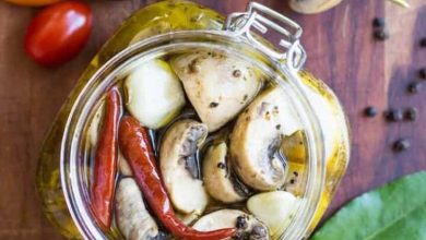 طرز تهیه ترشی قارچ و گل کلم؛ خوشمزه و متفاوت