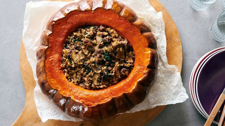 مراحل تهیه خوراک کدو حلوایی با گوشت چرخ کرده مراحل تهیه خوراک کدو حلوایی با گوشت چرخ کرده