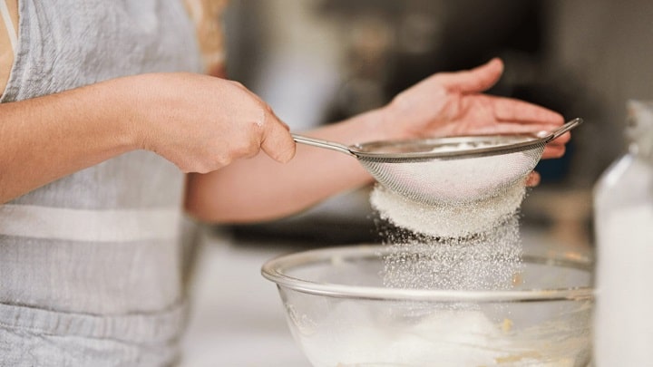 مراحل تهیه دونات پرتقالی مراحل تهیه دونات پرتقالی