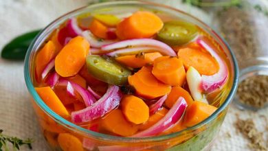 طرز تهیه ترشی هویج و پیاز + نکات کپک نزدن آن