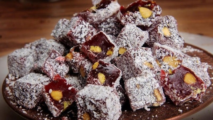 مراحل تهیه لوکوم انار با آب انار