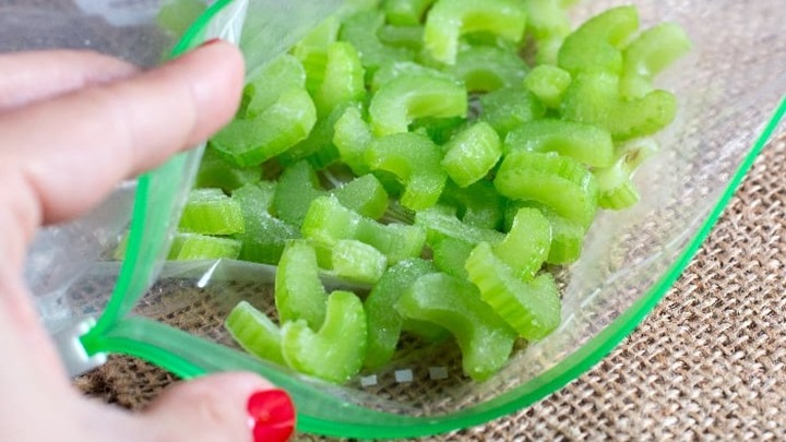 نکات طلایی برای فریز کردن کرفس نکات طلایی برای فریز کردن کرفس