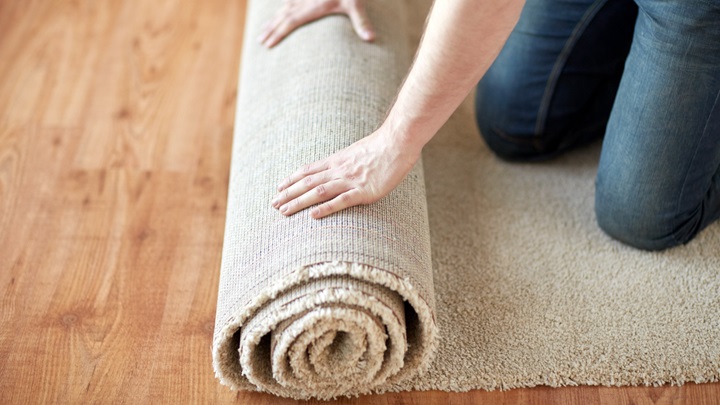 استفاده از فرش برای گرم نگه داشتن منزل در سرما