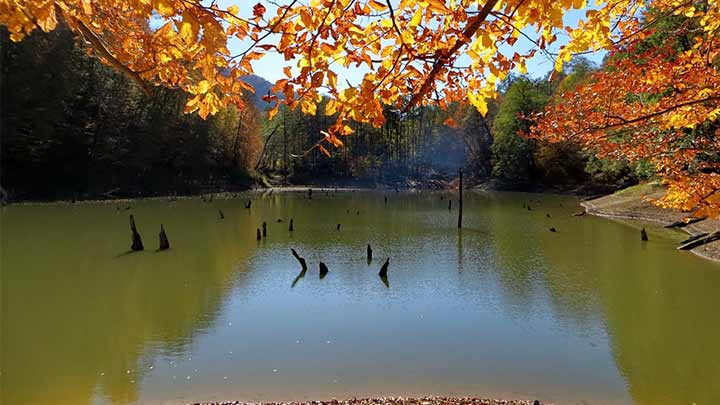 طبیعت بکر و دست‌نخورده دریاچه چورت