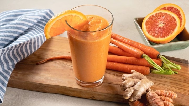 مراحل اسموتی زنجبیل و گریپ فروت با یخ مراحل اسموتی زنجبیل و گریپ فروت با یخ