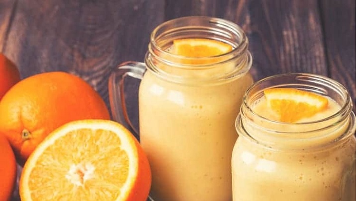 طرز تهیه اسموتی پرتقال و انار