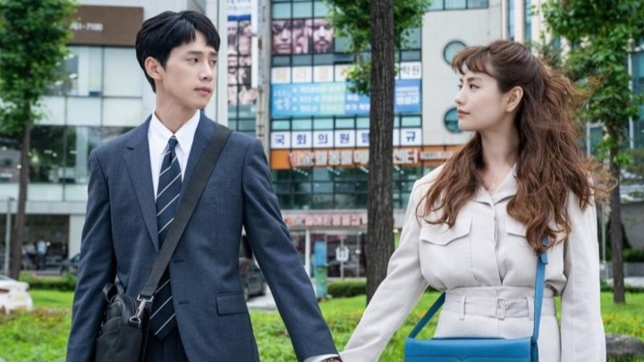 ورود به حلقه (Into The Ring) یا یادبودها (Memorials) از بهترین فیلم و سریال‌های پارک سونگ هون