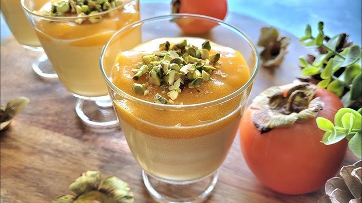 مراحل تهیه دسر کرم خرمالو با خامه قنادی