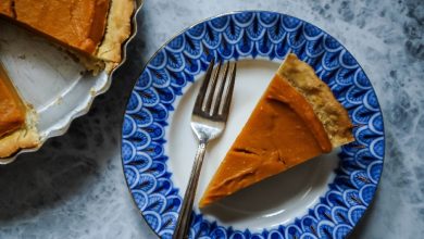 طرز تهیه پای خرمالو در فر و بدون فر؛ دسر خوشمزه پاییزی