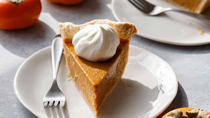 مراحل تهیه پای خرمالو در فر