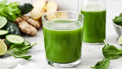 با این دستورالعمل، آب اسفناجی به خوشمزگی اسموتی درست کنید