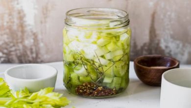 طرز تهیه ترشی کرفس و موسیر، طعمی خاص و خوشایند