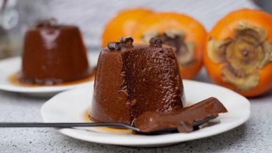 طرز تهیه موس شکلات با خرمالو برای شب یلدا + نکات و فوت‌وفن‌ها