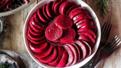 با این 3 روش ساده، سردی لبو را بگیرید