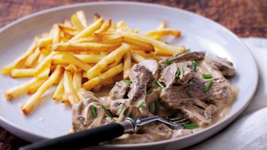 طرز تهیه بیف استراگانوف به روش اصلی + نکات و فوت‌وفن ها