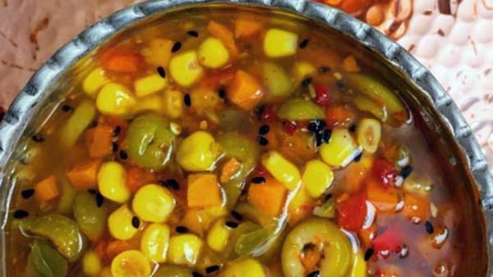 نکات کلیدی برای جلوگیری از کپک زدن ترشی ذرت و نخود فرنگی