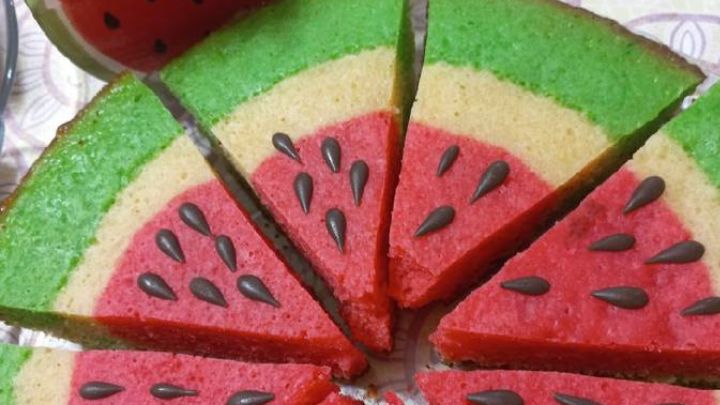 نکات و فوتوفن های طرز تهیه کیک یلدایی در ماهیتابه نکات و فوتوفن های طرز تهیه کیک یلدایی در ماهیتابه