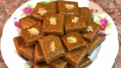 طرز تهیه حلوا آغوز (حلوا سیاه گردویی)؛ دسر یلدایی به روش شمالی