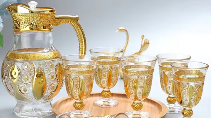 تجربهای متفاوت با ظروف سرامیکی دستساز: ستهای پارچ و لیوان خاص تجربهای متفاوت با ظروف سرامیکی دستساز: ستهای پارچ و لیوان خاص