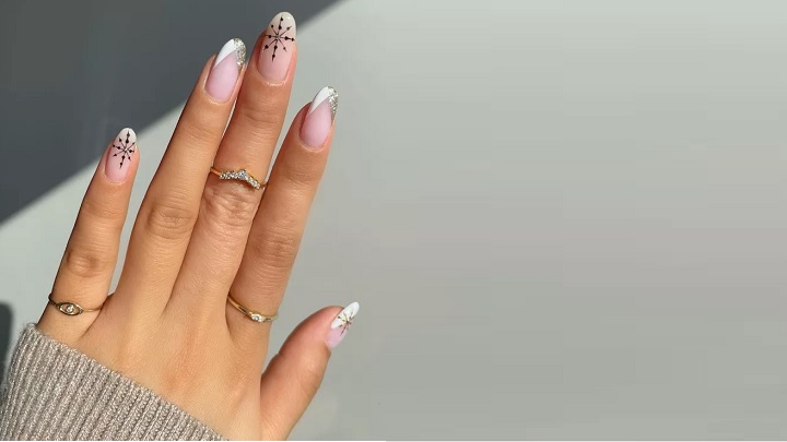 دانه برف مشکی برای طراحی ناخن