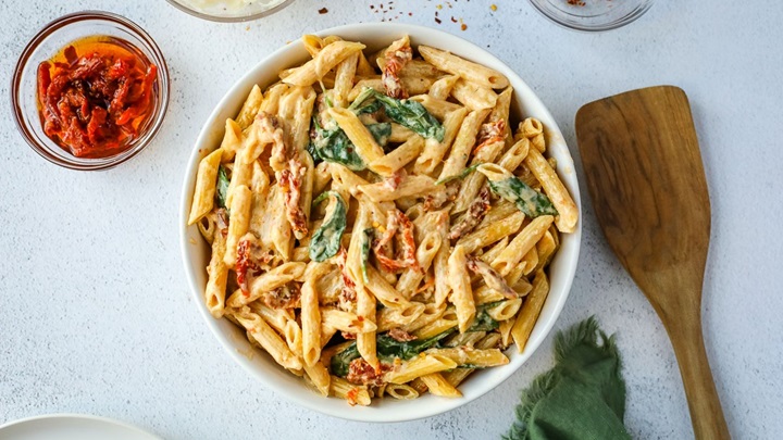 فوتوفن های خوشمزهتر شدن پاستا اسفناج فوتوفن های خوشمزهتر شدن پاستا اسفناج