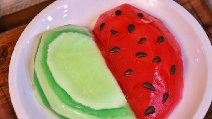 ایده‌های برای تزیین ژله دو رنگ برای شب یلدا 1403