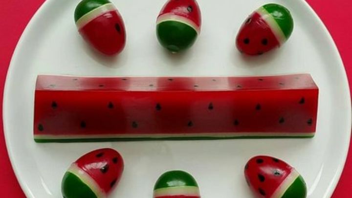 ایده‌های برای تزیین ژله دو رنگ برای شب یلدا 1403