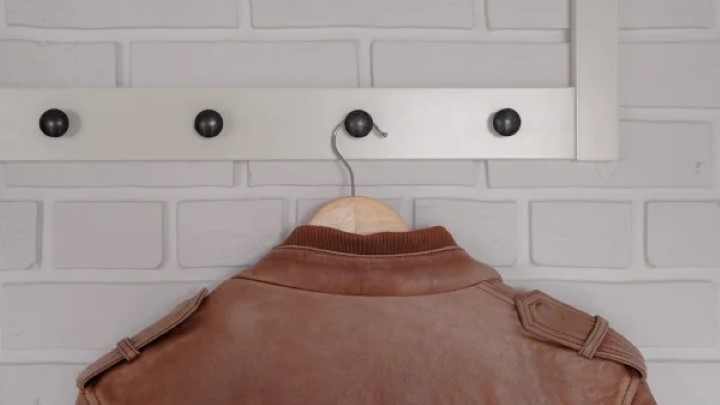 روشهای رفع بوی بد از کت و لباس چرمی روشهای رفع بوی بد از کت و لباس چرمی