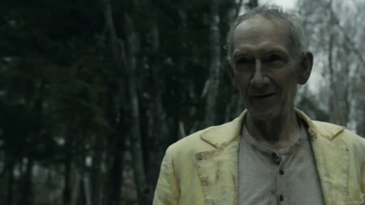 مرد زرد پوش در سریال From مرد زرد پوش در سریال From