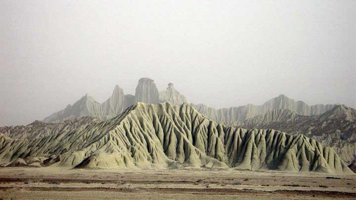 جاذبههای کوههای مریخی چابهار جاذبههای کوههای مریخی چابهار