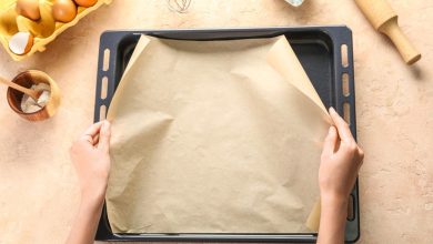 5 جایگزین‌ خوب و کاربردی برای کاغذ روغنی در آشپزی