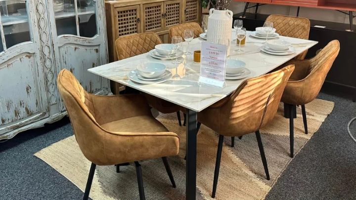 طراحی شده برای راحتی شما: صندلی چوبی با پشتی نرم