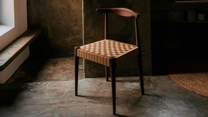 راحتی در هر نشستن: صندلی چوبی با طراحی ارگونومیک راحتی در هر نشستن: صندلی چوبی با طراحی ارگونومیک